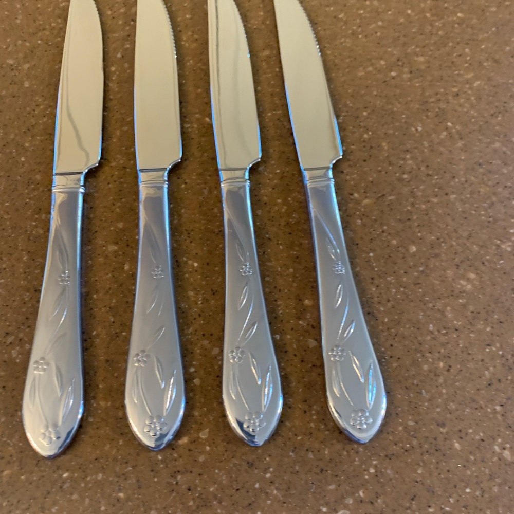Temptations Old World Floral Steak Knives